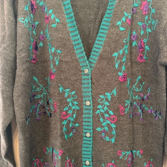 Vintage 80’s/90’s Lucia Gray & Teal Floral Embroidered Cardigan Size Medium